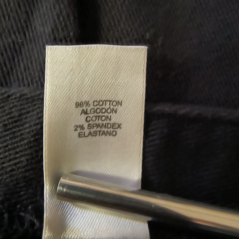 First Issue Liz Claiborne Jeans Women 18 Black Tapered Leg Stretch Denim 36x29 - Picture 7 of 7
